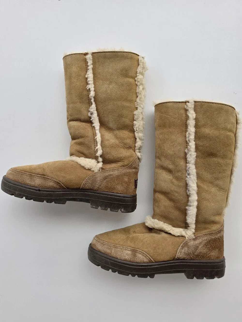 Ugg Australlia Vintage Y2K Chestnut Brown Sundance II Boots